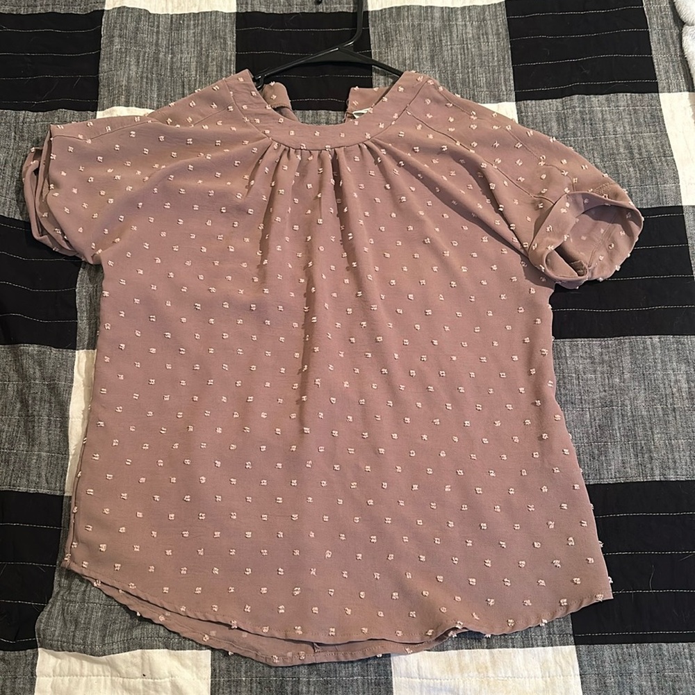 Short sleeve dress top.